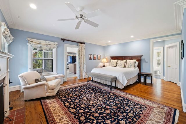 2855 Sheridan Place, Evanston, IL 60201