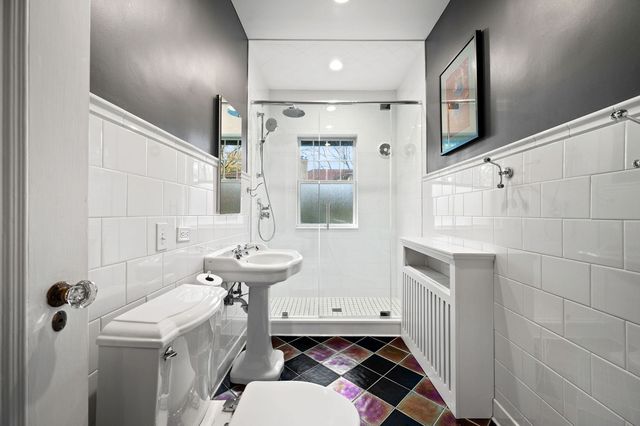 2855 Sheridan Place, Evanston, IL 60201