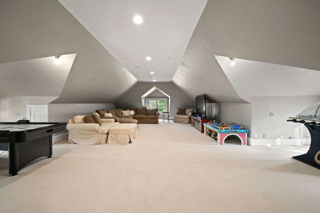 2855 Sheridan Place, Evanston, IL 60201