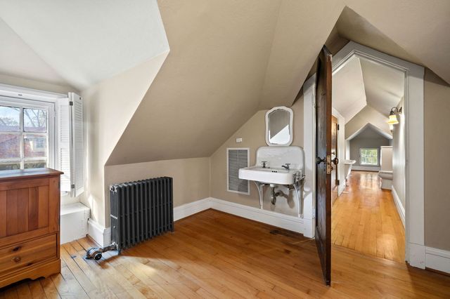 2855 Sheridan Place, Evanston, IL 60201