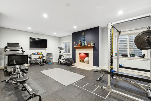 2855 Sheridan Place, Evanston, IL 60201