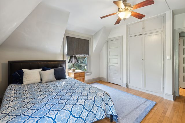 2855 Sheridan Place, Evanston, IL 60201