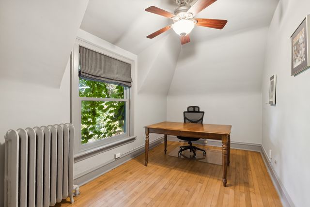 2855 Sheridan Place, Evanston, IL 60201