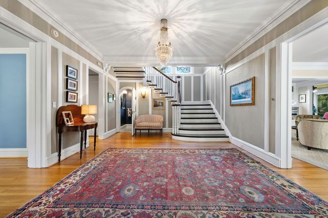 2855 Sheridan Place, Evanston, IL 60201