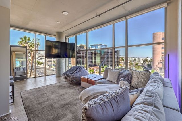 353 East Bonneville Avenue 379, Las Vegas, NV 89101
