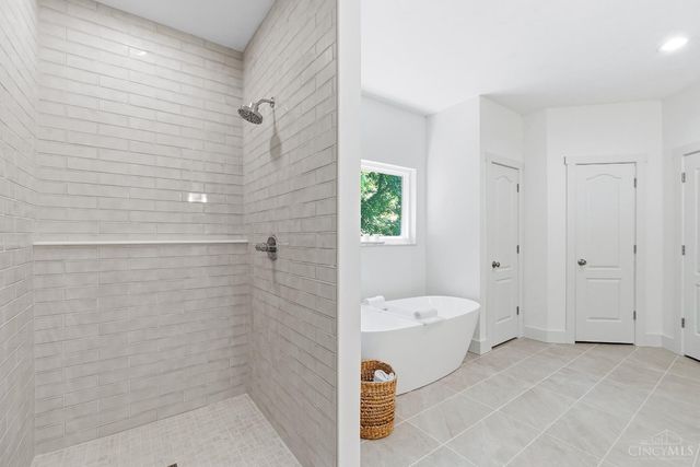631 Greenwood Avenue, Cincinnati, OH 45229