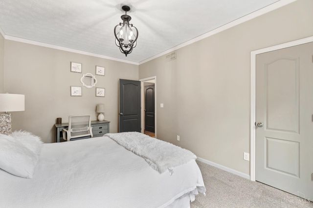 631 Greenwood Avenue, Cincinnati, OH 45229