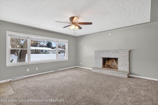 4092 N Pine Dell Drive, Lansing, MI 48911