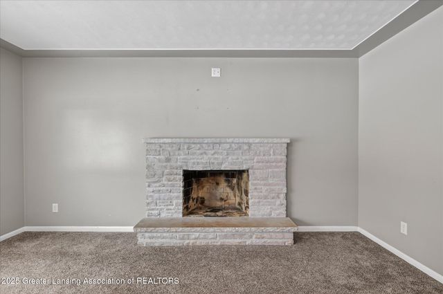 4092 N Pine Dell Drive, Lansing, MI 48911