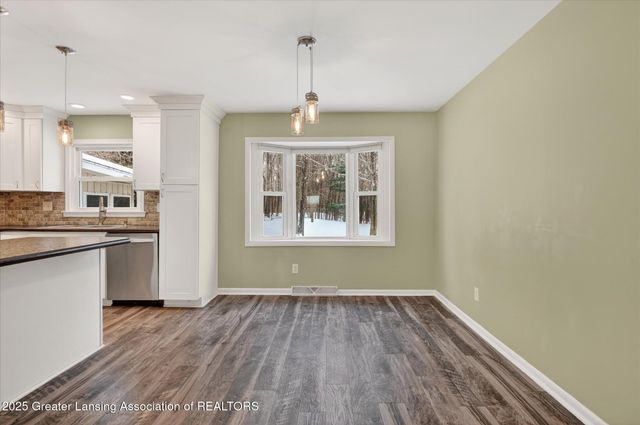 4092 N Pine Dell Drive, Lansing, MI 48911