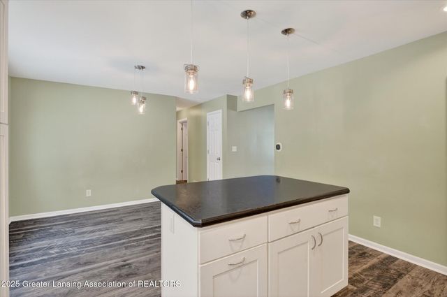 4092 N Pine Dell Drive, Lansing, MI 48911