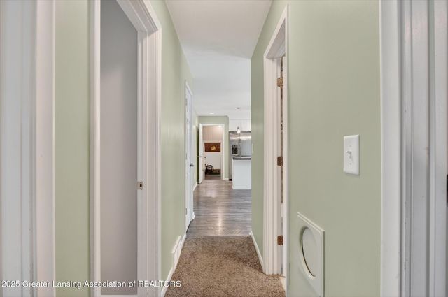 4092 N Pine Dell Drive, Lansing, MI 48911