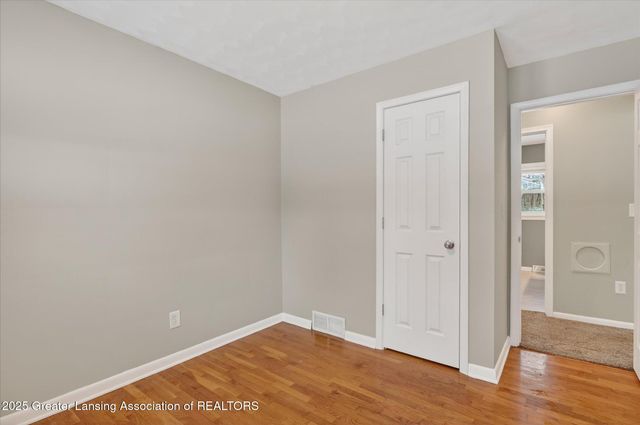 4092 N Pine Dell Drive, Lansing, MI 48911