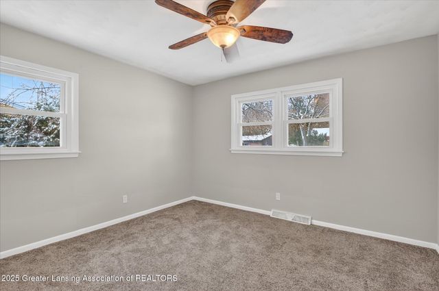 4092 N Pine Dell Drive, Lansing, MI 48911