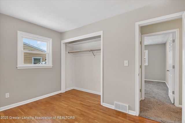 4092 N Pine Dell Drive, Lansing, MI 48911