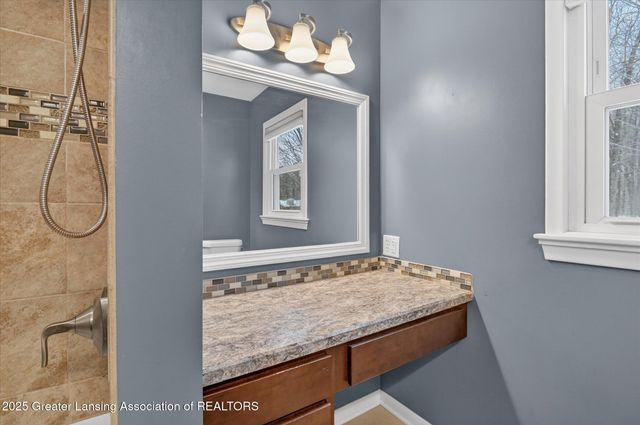 4092 N Pine Dell Drive, Lansing, MI 48911