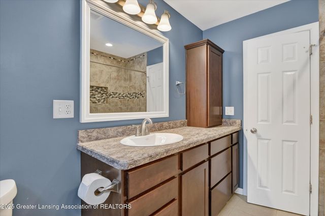 4092 N Pine Dell Drive, Lansing, MI 48911