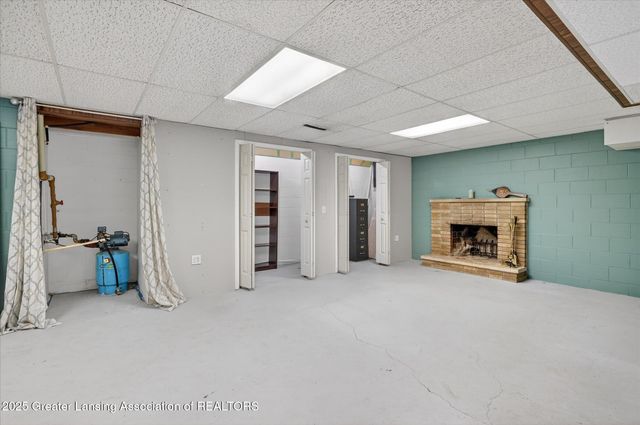 4092 N Pine Dell Drive, Lansing, MI 48911