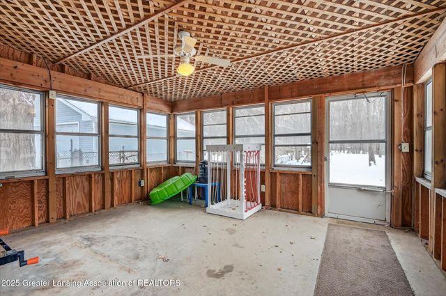 4092 N Pine Dell Drive, Lansing, MI 48911