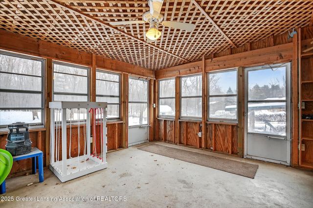 4092 N Pine Dell Drive, Lansing, MI 48911