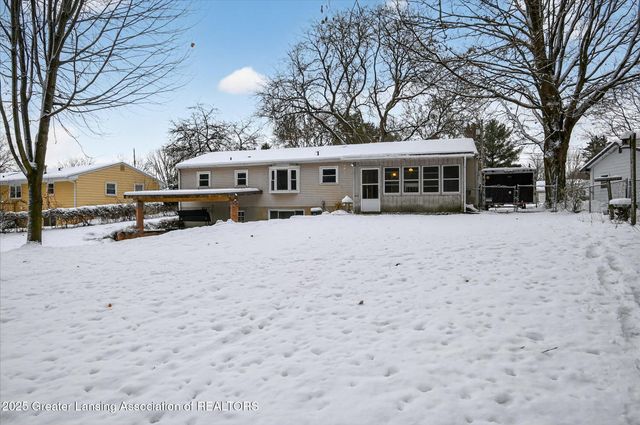 4092 N Pine Dell Drive, Lansing, MI 48911