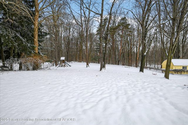 4092 N Pine Dell Drive, Lansing, MI 48911