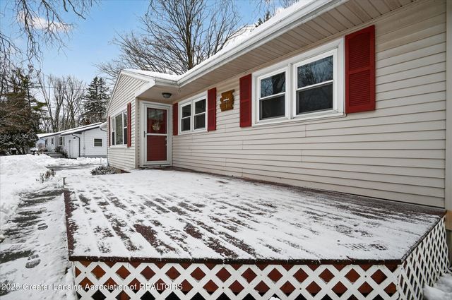 4092 N Pine Dell Drive, Lansing, MI 48911