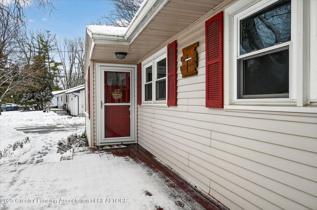 4092 N Pine Dell Drive, Lansing, MI 48911