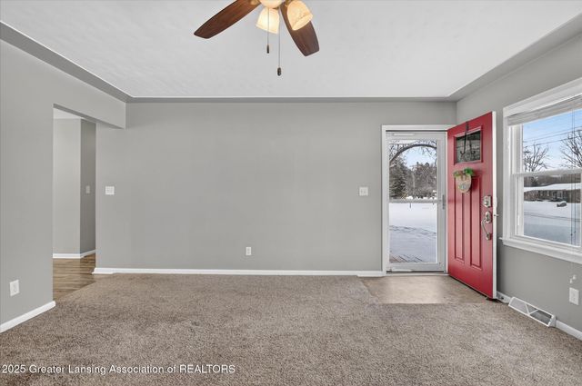 4092 N Pine Dell Drive, Lansing, MI 48911