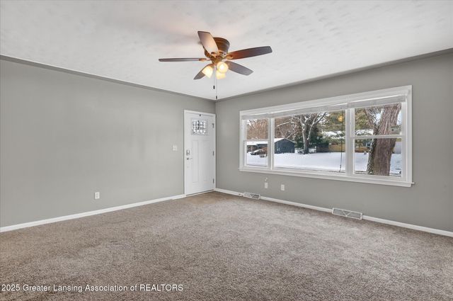 4092 N Pine Dell Drive, Lansing, MI 48911