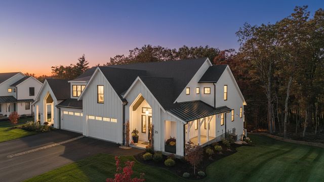 57 Trails Edge Road, Windham, NH 03087
