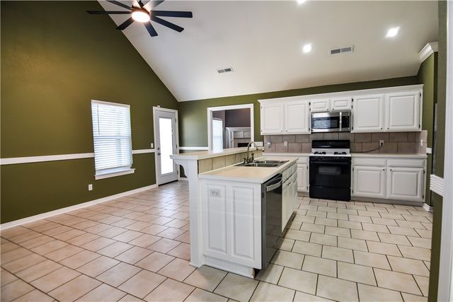 1550 Garden Avenue, Fayetteville, AR 72704