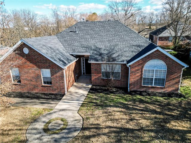 1550 Garden Avenue, Fayetteville, AR 72704