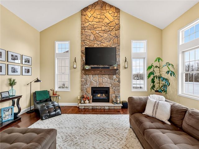 7608 Lake Meadow Drive, Ontario, NY 14519