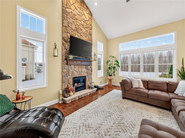 7608 Lake Meadow Drive, Ontario, NY 14519