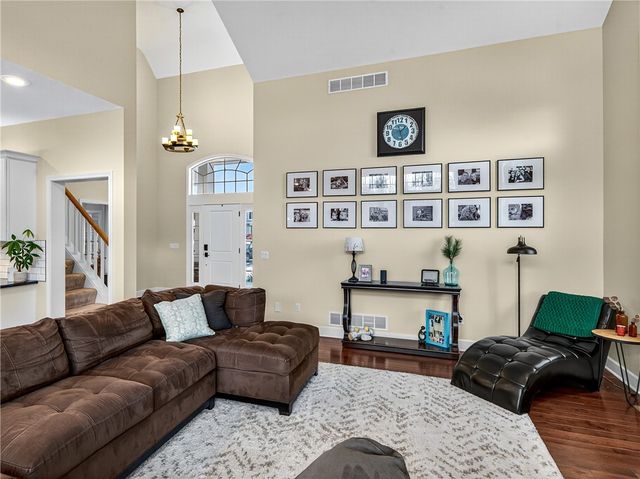 7608 Lake Meadow Drive, Ontario, NY 14519