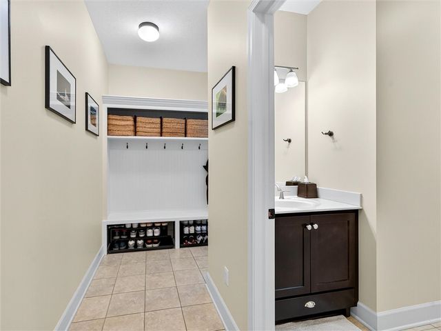 7608 Lake Meadow Drive, Ontario, NY 14519