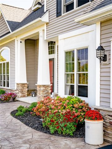 7608 Lake Meadow Drive, Ontario, NY 14519