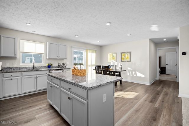 122 Eagle Circle, Amherst, OH 44001