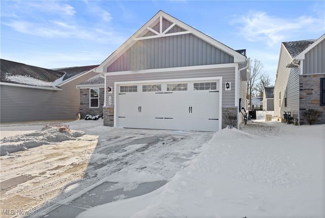 122 Eagle Circle, Amherst, OH 44001