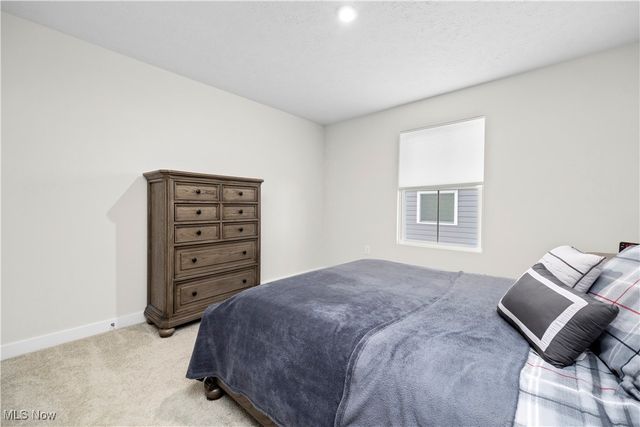 122 Eagle Circle, Amherst, OH 44001