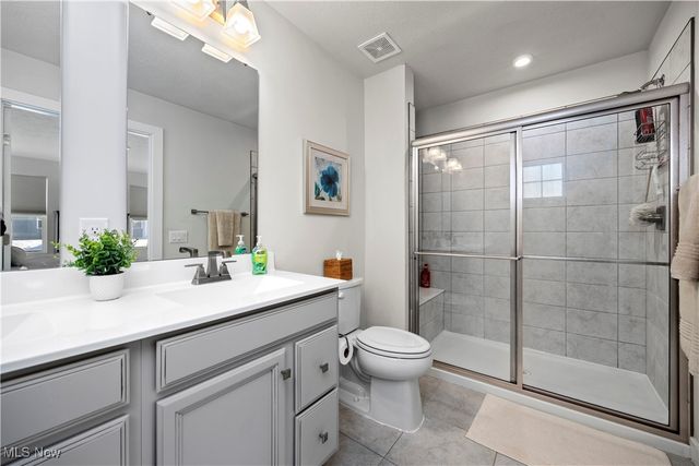 122 Eagle Circle, Amherst, OH 44001