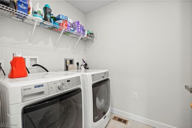 122 Eagle Circle, Amherst, OH 44001