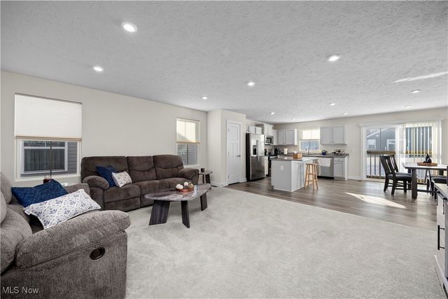 122 Eagle Circle, Amherst, OH 44001