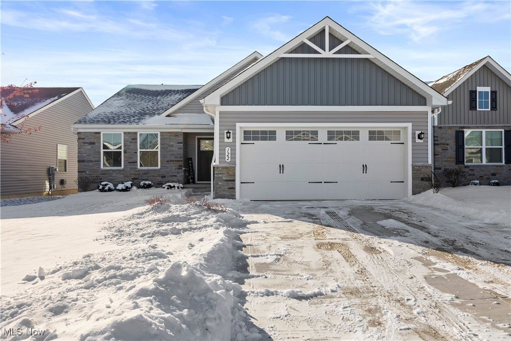 122 Eagle Circle, Amherst, OH 44001