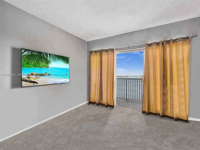 300 Bayview Drive 1914, Sunny Isles Beach, FL 33160