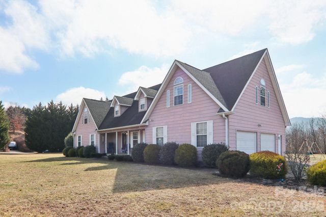 130 Crestview Street, Canton, NC 28716