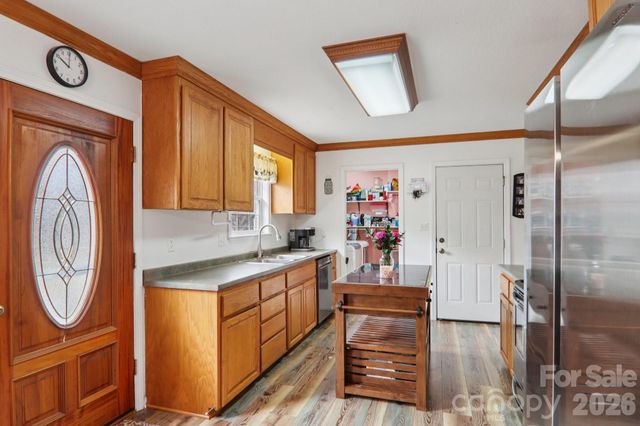 130 Crestview Street, Canton, NC 28716