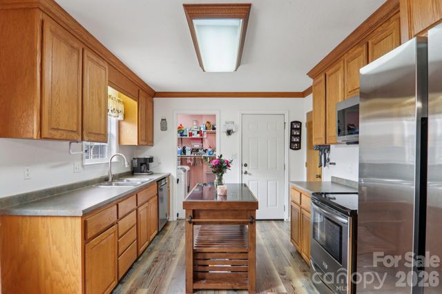 130 Crestview Street, Canton, NC 28716