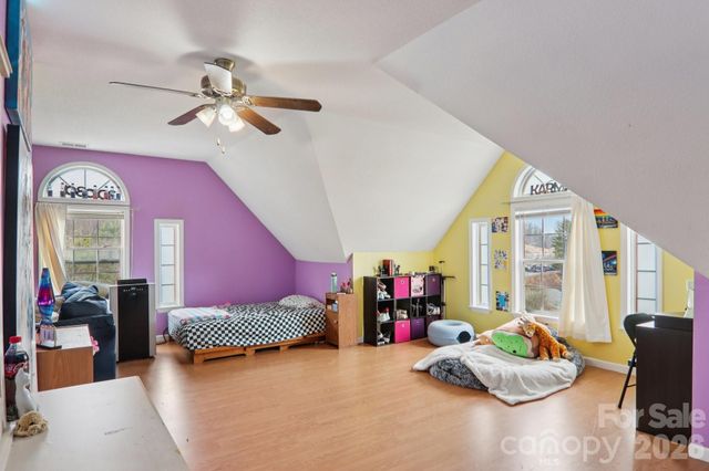 130 Crestview Street, Canton, NC 28716